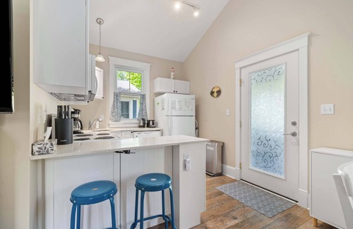Cherry Valley Casa | The Chickadee - 21 Farm View