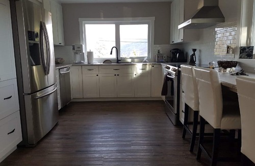 Central Okanagan Cama Y Desayuno | The Chirping Cricket Bed & Breakfast