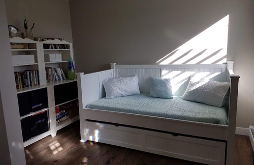 Central Okanagan Cama Y Desayuno | The Chirping Cricket Bed & Breakfast