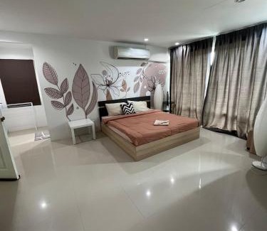 Nai Harn Apartamento | The CHU cafe/guesthouse