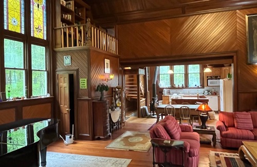 Long Eddy Casa | The Church
