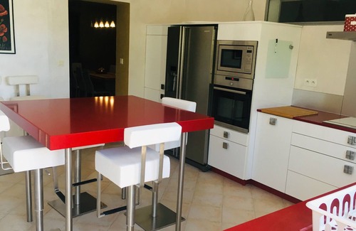 Visan Otro | The cicada farmhouse