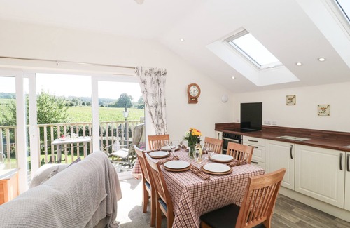 Winscombe Cabaña | THE CIDER SHED, family friendly, country holiday cottage in Winscombe