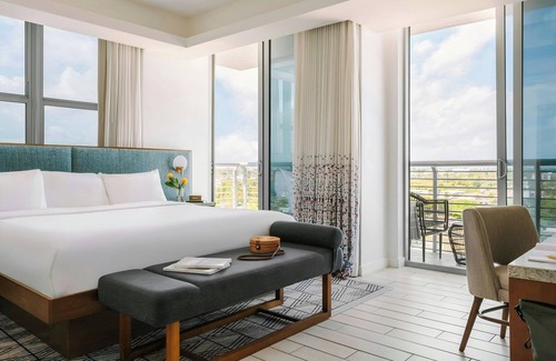 Downtown Hollywood Hotel | The Circ Hotel Hollywood, Sonder by Marriott Bonvoy