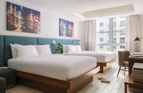 Downtown Hollywood Hotel | The Circ Hotel Hollywood, Sonder by Marriott Bonvoy
