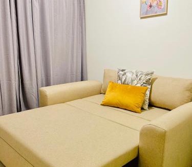 Greater Johannesburg Metropolitan Area Apartamento | The Classy West End 1 bed with sleeper couch