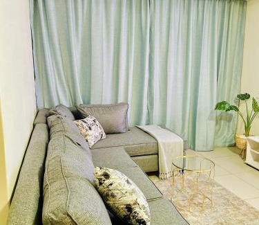 Greater Johannesburg Metropolitan Area Apartamento | The Classy West End 1 bed with sleeper couch