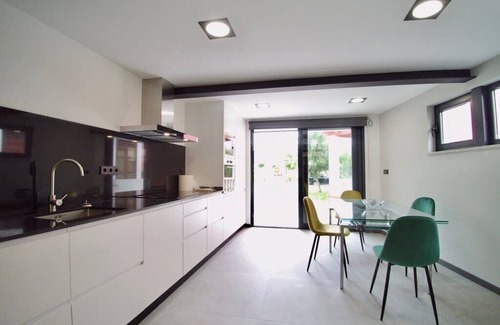 Viveiro Casa | The Cliffs - Port Celeiro