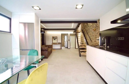 Viveiro Casa | The Cliffs - Port Celeiro