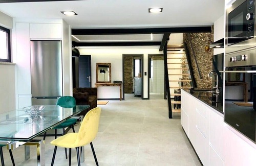 Viveiro Casa | The Cliffs - Port Celeiro