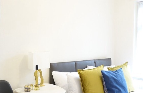 Harlington Casa | The Close Airport