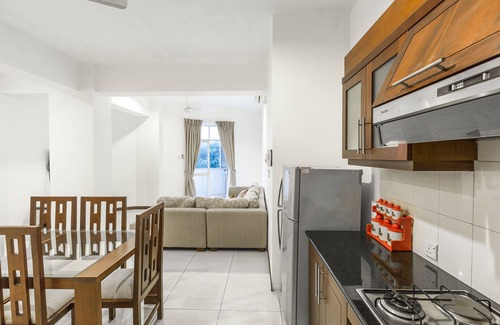 Wellawatta North Apartamento | The Clover es un hermoso apartamento con dos dormitorios y baños.