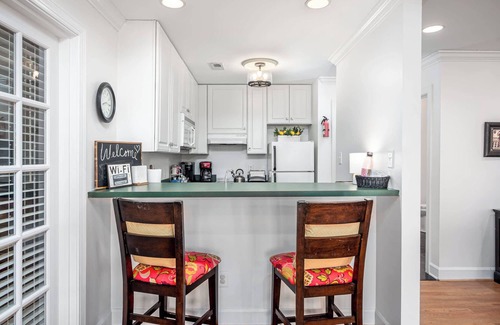 Chapel Hill Casa | The Clubhouse Hideaway