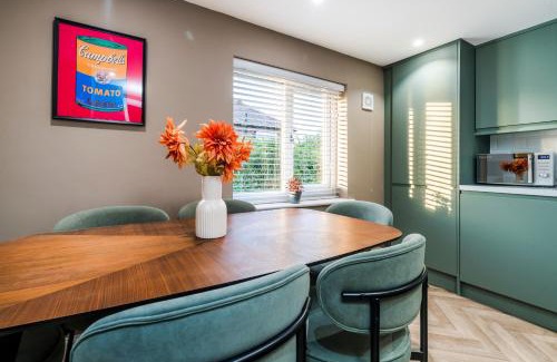 Little Sutton Apartamento | The Coach House 3 bed apartment with off-street parking in Ellesmere Port