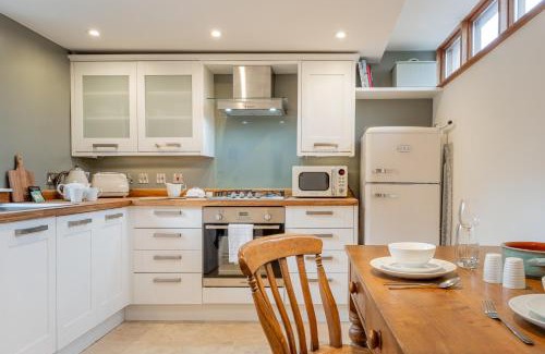 Cheltenham Apartamento | The Coach House - Beautiful Home in Cheltenham!
