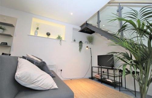 Heath Apartamento | The Coach House - Free Private Parking - by Property Promise