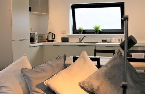 Heath Apartamento | The Coach House - Free Private Parking - by Property Promise