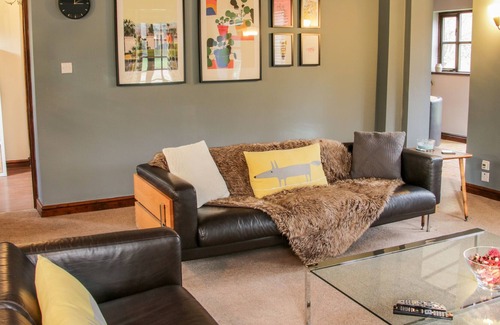 Clows Top Cabaña | The Coach House, FAR FOREST, WORCESTERSHIRE