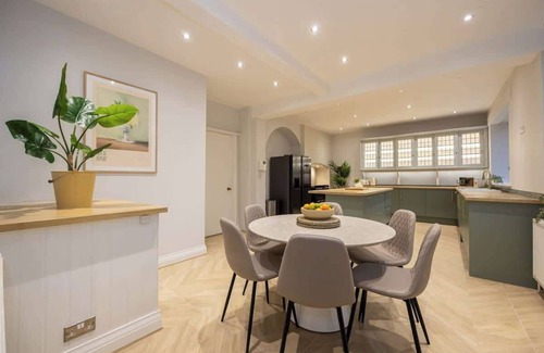 Trafford Casa | The Coach House Grade II Listed