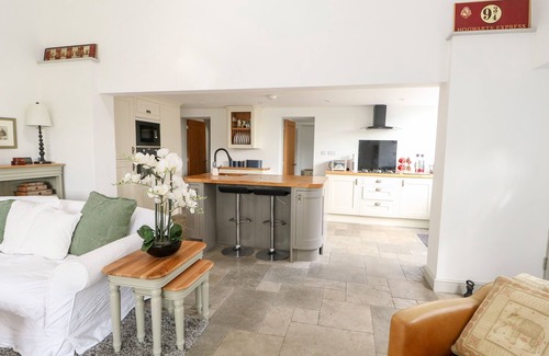 Sleaford Cabaña | THE COACH HOUSE, pet friendly, with a garden in Leasingham