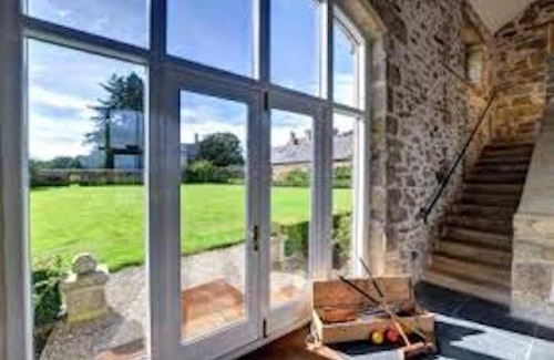 Flintshire Casa | The Coach House, Wrexham Road