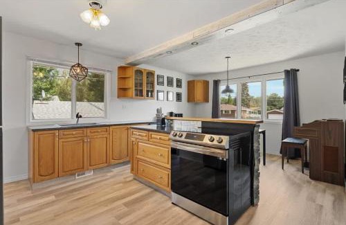 Drumheller Casa | The Coal Stone throw away from Red Deer River 2BR House