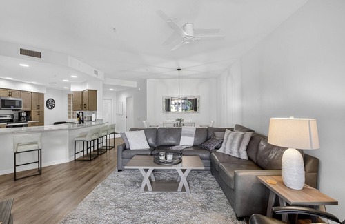 Tropical Cove Condominio | The Coastal Gem at Lexington CC Lake Village
