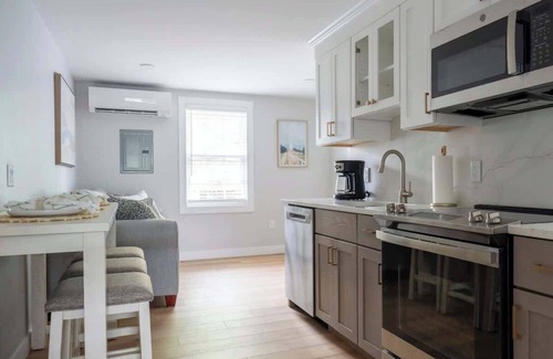 Newport Casa | The Coastal Suite Sum