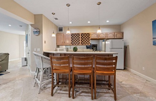 South Ponte Vedra Beach Apartamento | Coastal Splendor - Oceanfront - Heated Pool - Sleeps 16