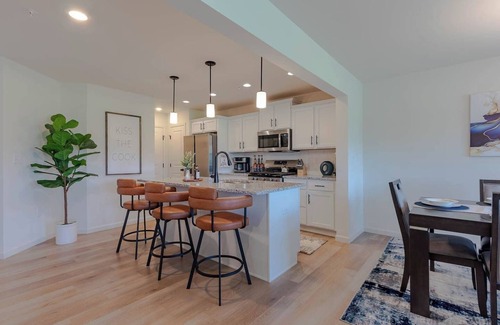 State College Casa | The Cobbin Luxe: Luxe Stay Minutes from Penn State