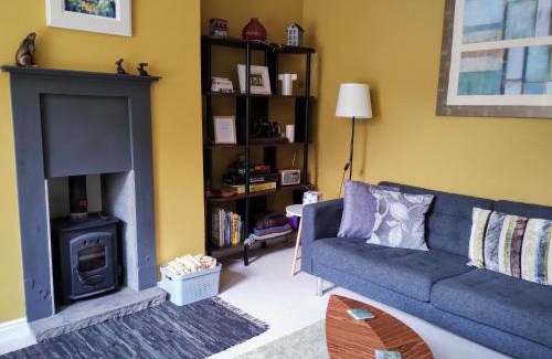 Wadsworth Casa | The Cobbles - Central, Parking, Netflix & Woodburner