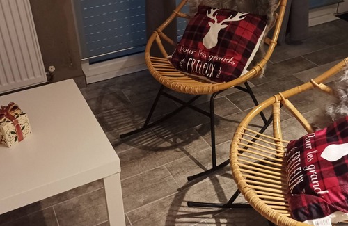 Sausheim Apartamento | The cocoon of Sausheim and its massage table