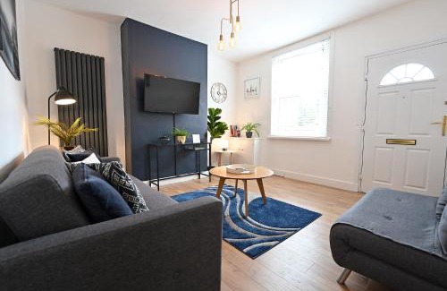 City Centre Casa | The Coffee Pot Cottage in Town Centre FREE Parking