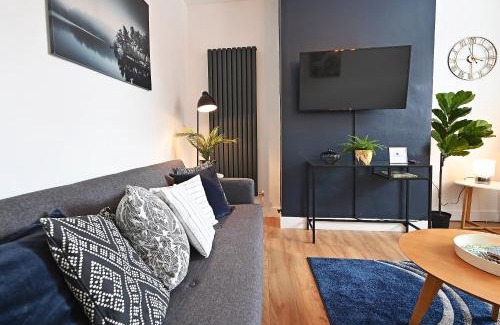 City Centre Casa | The Coffee Pot Cottage in Town Centre FREE Parking