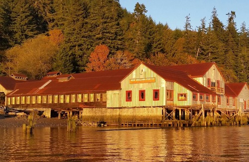 Rosburg Cabina | El Coho Cabin se encuentra en el histórico pueblo pesquero de Pillar Rock.