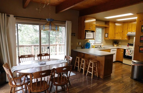 Cold Springs Cabina | The Cold Fisherman 297 4 Bedroom Cabin by Redawning