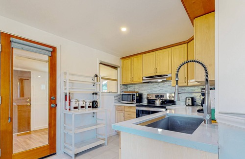 Columbia City Casa | The Columbia City Hideaway | Renovated, dog-friendly home with great yard/patio