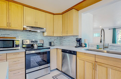 Columbia City Casa | The Columbia City Hideaway | Renovated, dog-friendly home with great yard/patio