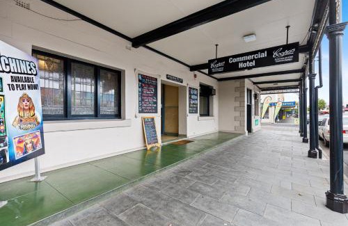 Mount Gambier Hotel | The Commercial Hotel