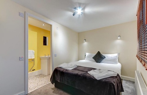Nottingham Casa | The Commodore Hotel