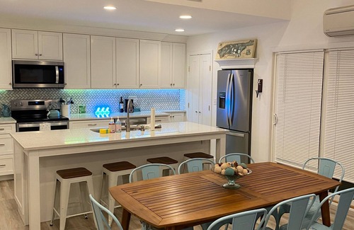 Mastic Beach Casa | “The Cool House” Waterfront Oasis, 3 Bedrm 2 bath