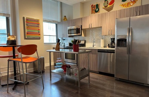 Central Business District Apartamento | The Coolest and Most Colorful Place in Rochester