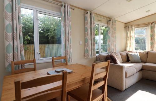 Compton Dundon Complejo | The Coop - Family Friendly caravan near Glastonbury & Street