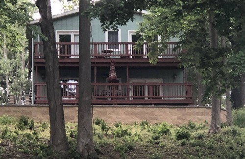 Bloomingdale Casa | The Copper Cottage. Bloomingdale, MI on AllSports Muskrat lake. 1800 sqft home.