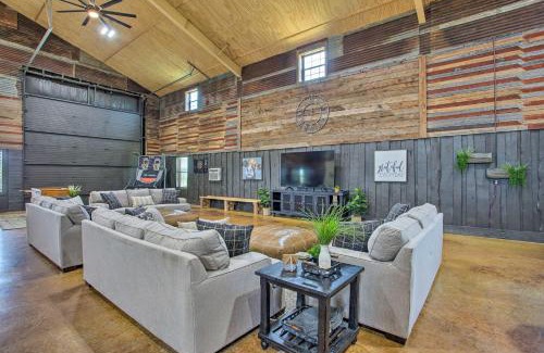 Calera Casa | The Copper Roost Lake Texoma Escape with Hot Tub