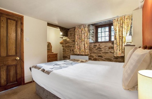 Coniston Casa | The Coppermines Mountain Cottages - Sawyers, Millrace, Pelton Wheel, Sleeps 16