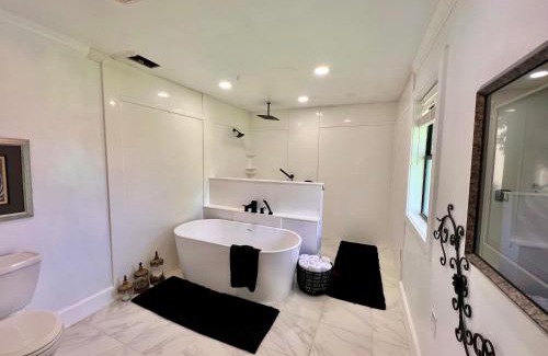 Tyler Casa | The Cora Suite