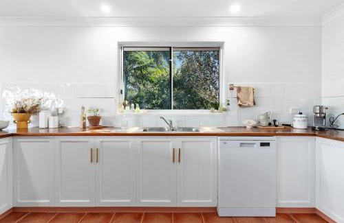 Pacific Heights Casa | The Coral Hideaway coastal escape