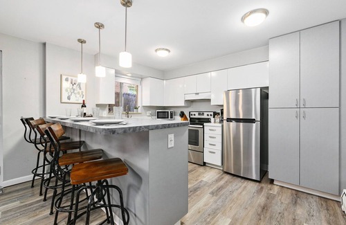 Old Town Condominio | Hip & Urban Condo Near the Heart of Old Town
