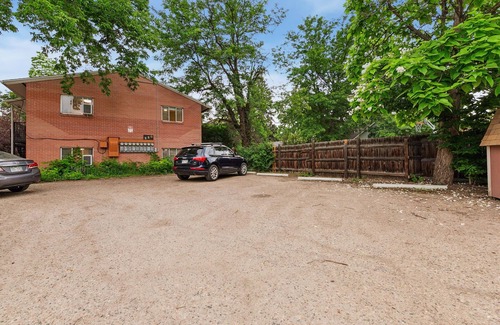 Old Town Condominio | Hip & Urban Condo Near the Heart of Old Town